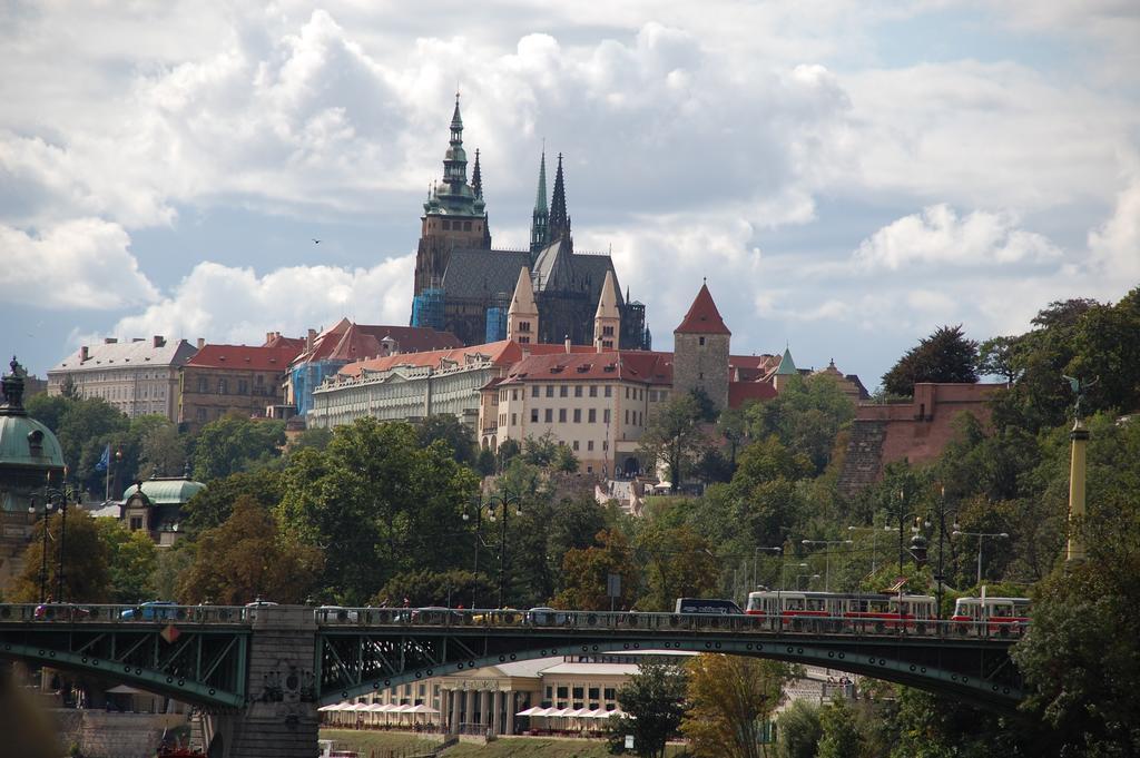 Apartmany Chodov プラハ エクステリア 写真