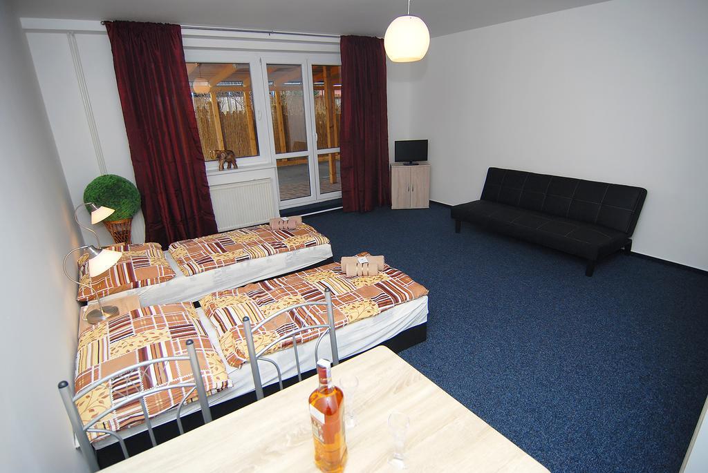 Apartmany Chodov プラハ エクステリア 写真
